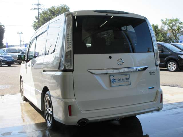 日産 セレナ ２．０ ライダー ブラックライン Ｓ－ＨＹＢＲＩＤ H25年 (関東) 99
