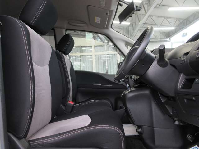 日産 セレナ ２．０ ライダー ブラックライン Ｓ－ＨＹＢＲＩＤ H25年 (関東) 99