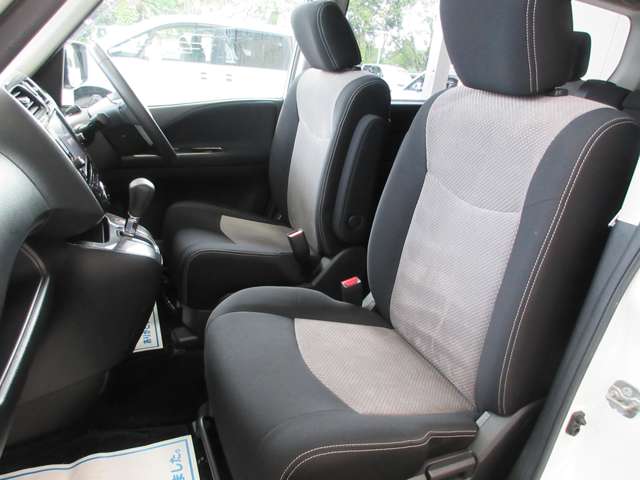 日産 セレナ ２．０ ライダー ブラックライン Ｓ－ＨＹＢＲＩＤ H25年 (関東) 99