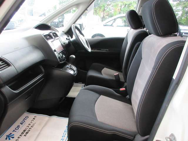 日産 セレナ ２．０ ライダー ブラックライン Ｓ－ＨＹＢＲＩＤ H25年 (関東) 99