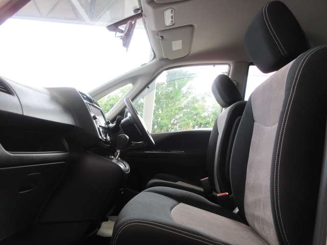 日産 セレナ ２．０ ライダー ブラックライン Ｓ－ＨＹＢＲＩＤ H25年 (関東) 99