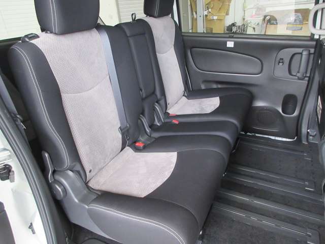 日産 セレナ ２．０ ライダー ブラックライン Ｓ－ＨＹＢＲＩＤ H25年 (関東) 99