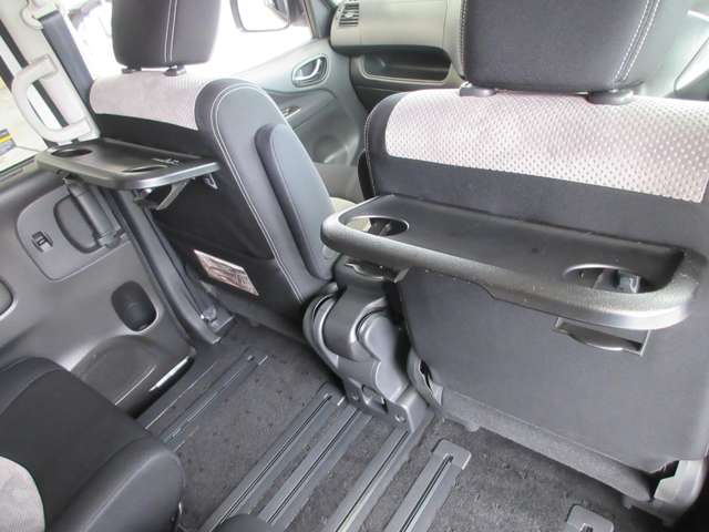 日産 セレナ ２．０ ライダー ブラックライン Ｓ－ＨＹＢＲＩＤ H25年 (関東) 99
