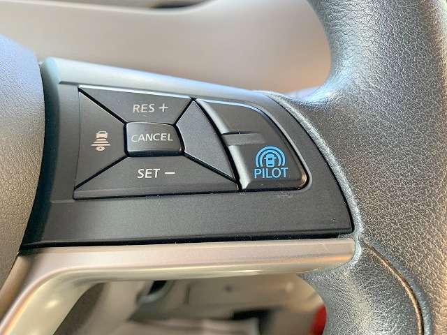 日産 セレナ ２．０ Ｘ H28年 () 99
