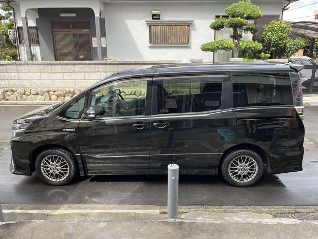 トヨタ ヴォクシー １．８ ハイブリッド ＺＳ H29年 (近畿) 99