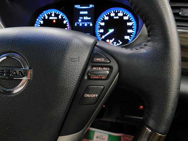 日産 エルグランド ２．５ ２５０ハイウェイスター プレミアム アーバンクロム H27年 (近畿) 99