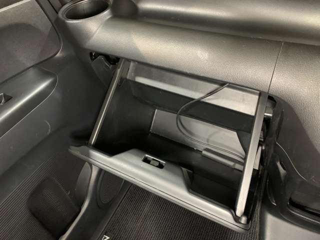 ホンダ Ｎ　ＢＯＸ ６６０ カスタムＧ Ｌパッケージ H28年 () 99