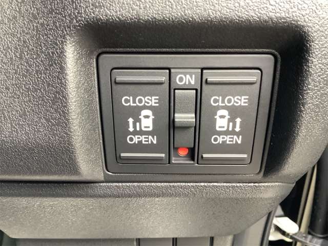 ホンダ Ｎ　ＢＯＸ カスタム ６６０ ターボ R8年 (四国) 99
