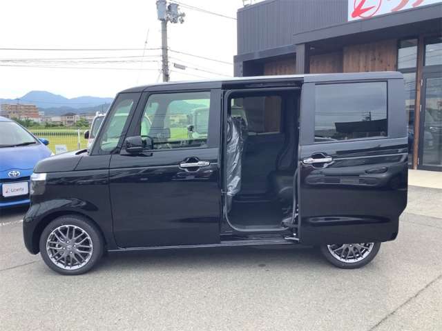 ホンダ Ｎ　ＢＯＸ カスタム ６６０ ターボ R8年 (四国) 99