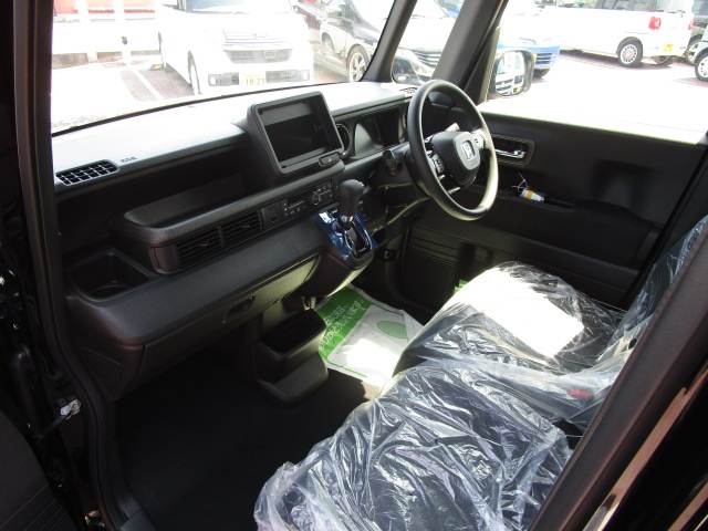 ホンダ Ｎ－ＢＯＸ Ｎ－ＢＯＸ ＣＵＳＴＯＭ ナビ装着用スペシャルパッケ R7年 (関東) 99