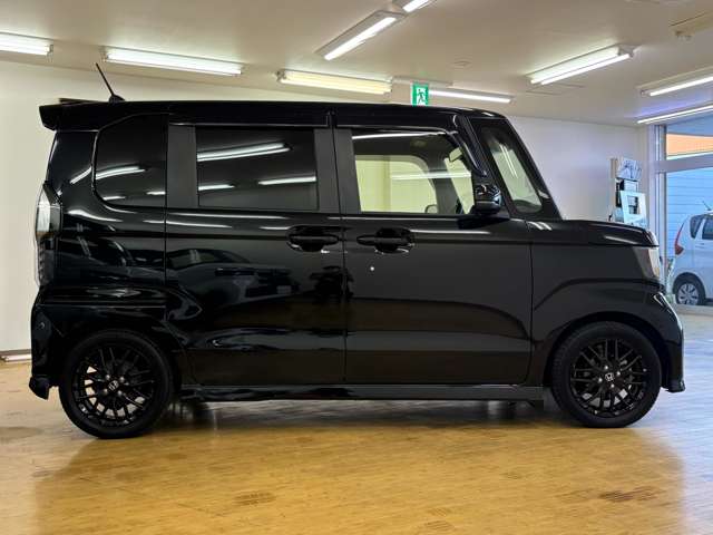 ホンダ Ｎ　ＢＯＸ カスタム ６６０ Ｌ ターボ スタイルプラス ブラック R4年 (四国) 99