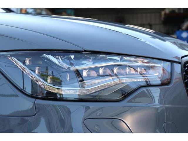 アウディ ＲＳ６　アバント ４．０ ４ＷＤ H26年 (関東) 99