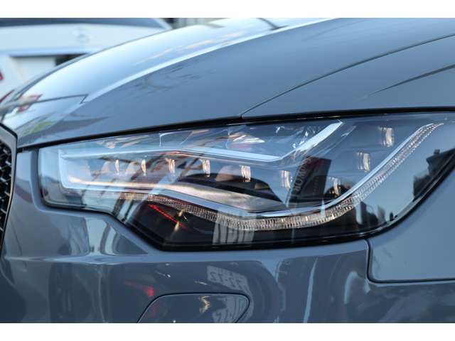 アウディ ＲＳ６　アバント ４．０ ４ＷＤ H26年 (関東) 99