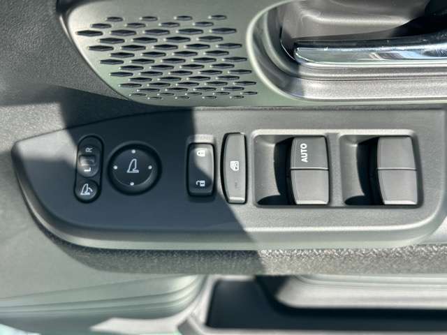 ホンダ Ｎ　ＢＯＸ カスタム ６６０ R8年 (東海) 99