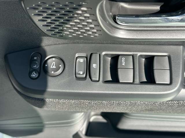 ホンダ Ｎ　ＢＯＸ カスタム ６６０ R8年 (東海) 99