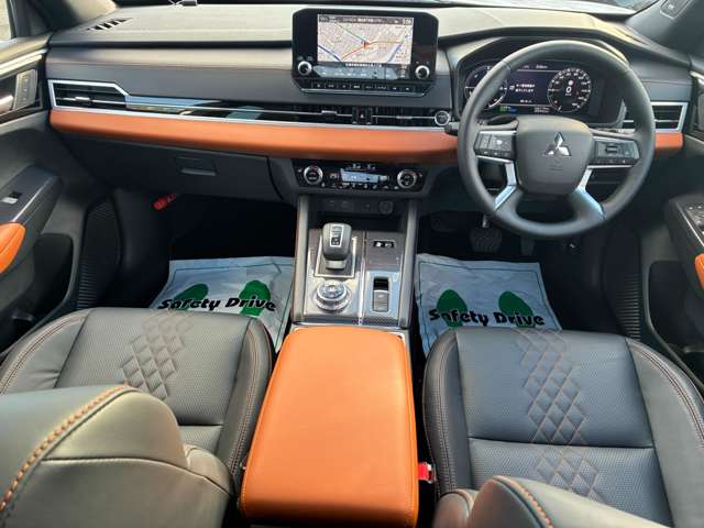 三菱 アウトランダーＰＨＥＶ ＰＨＥＶ ２．４ Ｐ ４ＷＤ R4年 (北海道) 99