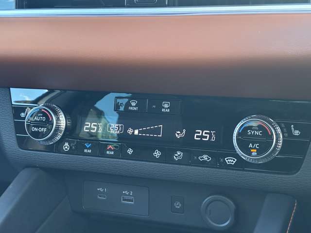 三菱 アウトランダーＰＨＥＶ ＰＨＥＶ ２．４ Ｐ ４ＷＤ R4年 (北海道) 99