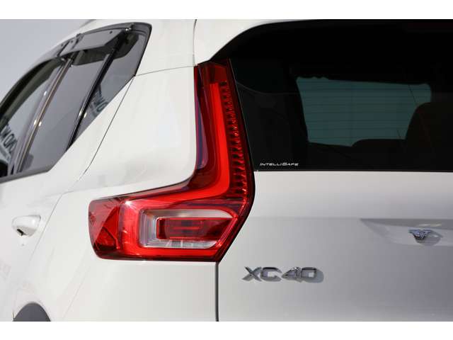 ボルボ ＸＣ４０ Ｔ４ ＡＷＤ モメンタム ４ＷＤ R1年 (近畿) 99