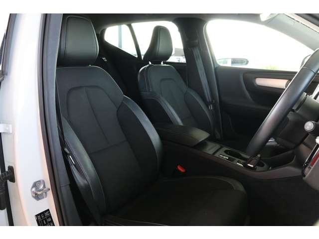 ボルボ ＸＣ４０ Ｔ４ ＡＷＤ モメンタム ４ＷＤ R1年 (近畿) 99