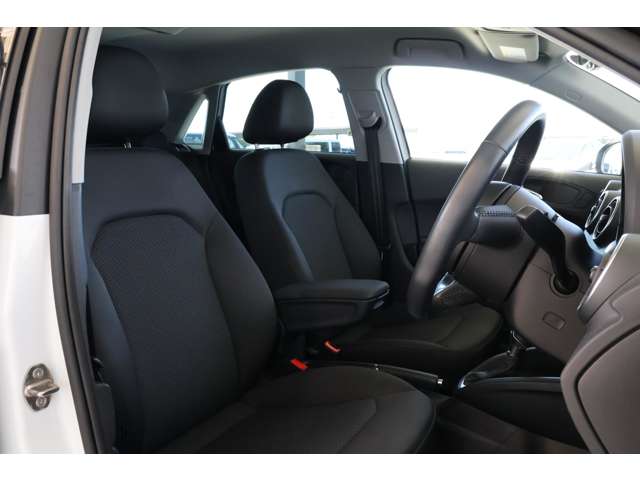 アウディ Ａ１　スポーツバック １．０　ＴＦＳＩ H30年 (近畿) 99