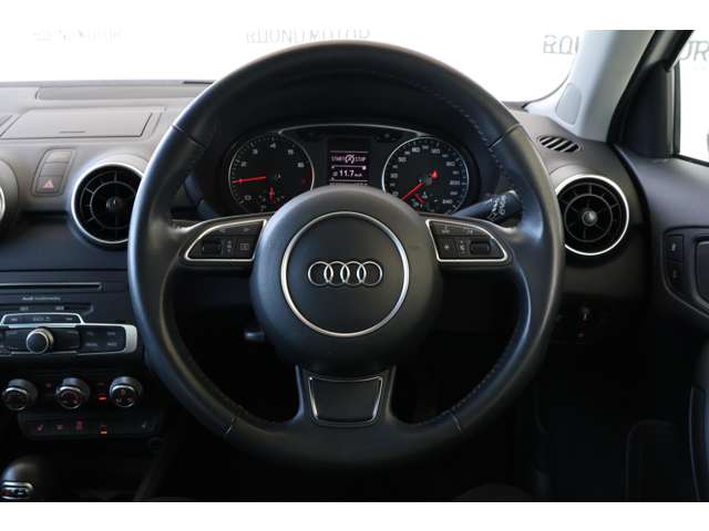 アウディ Ａ１　スポーツバック １．０　ＴＦＳＩ H30年 (近畿) 99