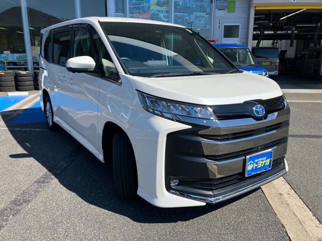トヨタ ノア １．８ ハイブリッド Ｓ－Ｚ Ｅ－ＦＯＵＲ ４ＷＤ R4年 (関東) 99