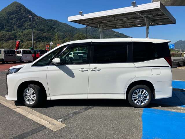 トヨタ ノア １．８ ハイブリッド Ｓ－Ｚ Ｅ－ＦＯＵＲ ４ＷＤ R4年 (関東) 99