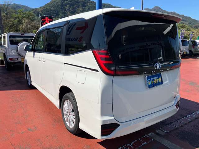 トヨタ ノア １．８ ハイブリッド Ｓ－Ｚ Ｅ－ＦＯＵＲ ４ＷＤ R4年 (関東) 99
