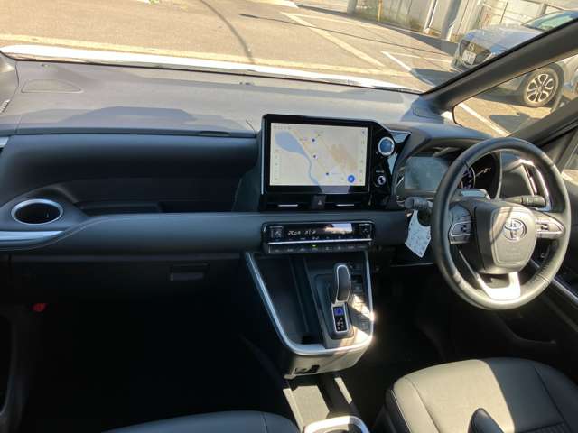 トヨタ ノア １．８ ハイブリッド Ｓ－Ｚ Ｅ－ＦＯＵＲ ４ＷＤ R4年 (関東) 99