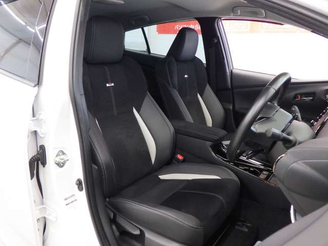 トヨタ プリウスＰＨＶ １．８ Ｓ ＧＲ スポーツ R4年 (東北) 99