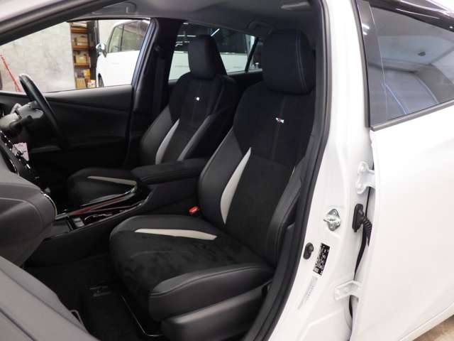 トヨタ プリウスＰＨＶ １．８ Ｓ ＧＲ スポーツ R4年 (東北) 99