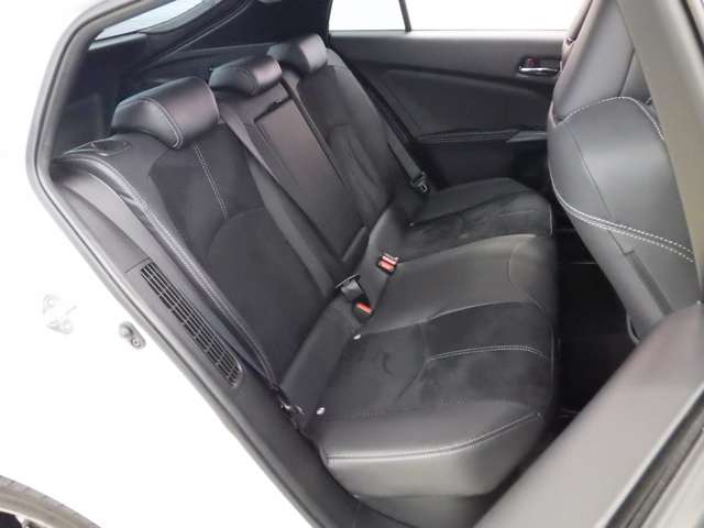 トヨタ プリウスＰＨＶ １．８ Ｓ ＧＲ スポーツ R4年 (東北) 99