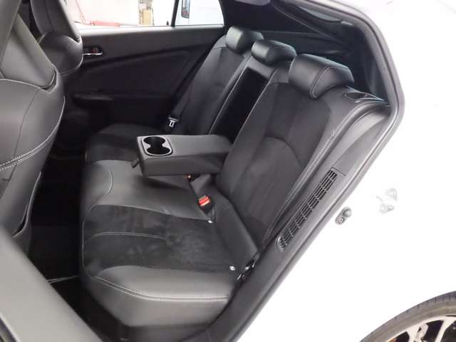 トヨタ プリウスＰＨＶ １．８ Ｓ ＧＲ スポーツ R4年 (東北) 99