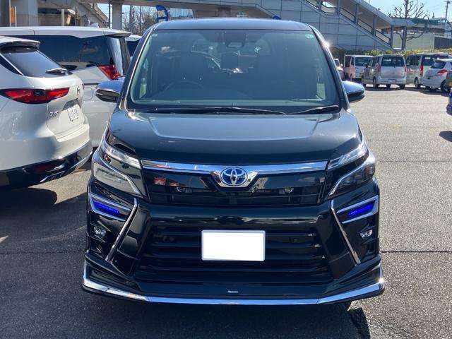 トヨタ ヴォクシー １．８ ハイブリッド ＺＳ 煌ＩＩＩ R3年 (中国) 99