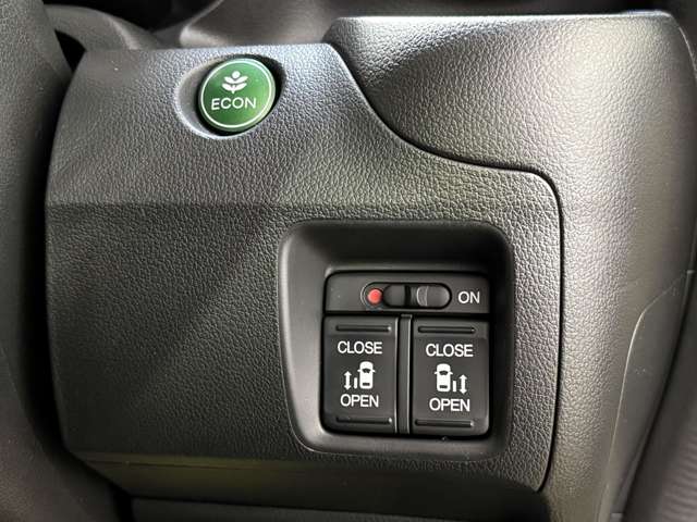 ホンダ Ｎ　ＢＯＸ ６６０ カスタムＧ ＳＳパッケージ ブラックスタイル H28年 (近畿) 99