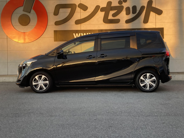 トヨタ シエンタ　ハイブリッド ハイブリッド １．５ Ｇ クエロ R4年 (四国) 99