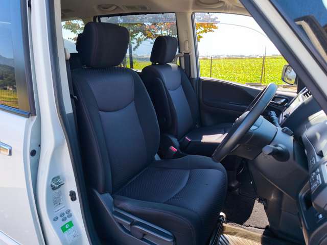 日産 セレナ ２．０ ハイウェイスター Ｓ－ＨＹＢＲＩＤ H25年 () 99