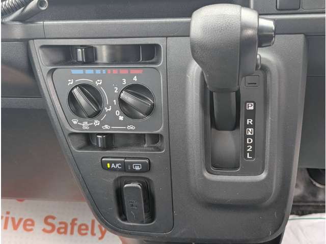 ダイハツ ハイゼットカーゴ ６６０ スペシャル ＳＡＩＩＩ ハイルーフ ４ＷＤ R2年 (九州・沖縄) 99