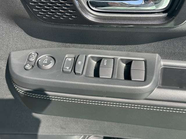 ホンダ Ｎ　ＢＯＸ カスタム ６６０ コーディネートスタイル ２トーン R8年 (東海) 99
