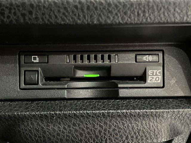 トヨタ ヴォクシー １．８ ハイブリッド ＺＳ 煌ＩＩＩ R3年 (近畿) 99
