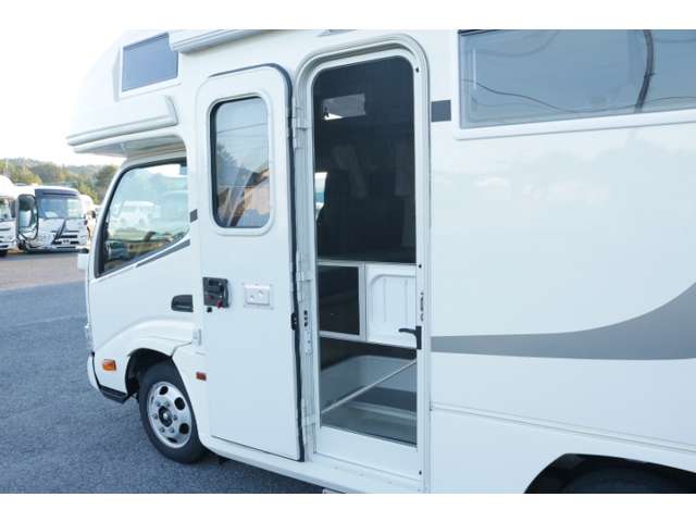 トヨタ カムロード バンテック R5年 (中国) 99