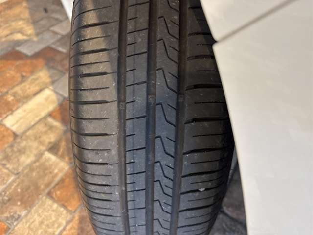トヨタ ヤリス １．０ Ｘ R3年 (近畿) 99