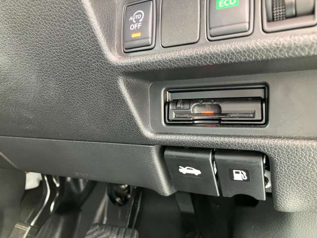 日産 エクストレイル ２．０ ２０Ｘ ３列車 H26年 (中国) 99