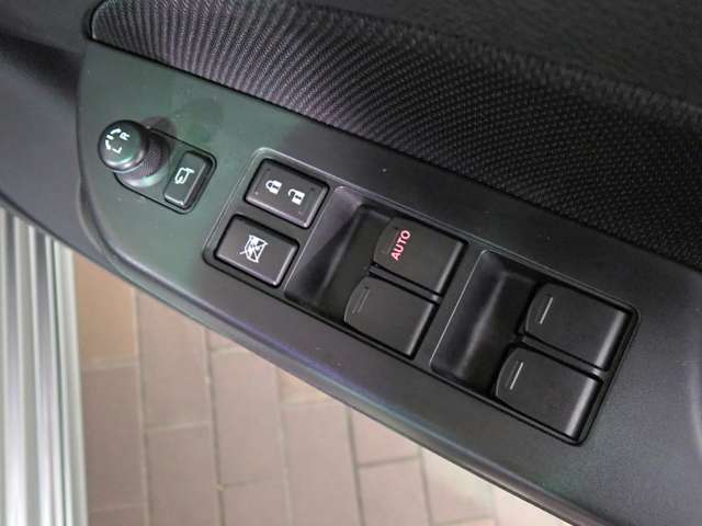 スズキ スイフト １．６ スポーツ H24年 (近畿) 99