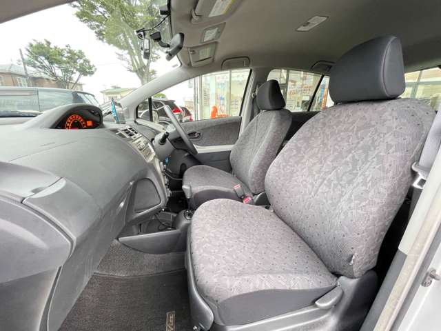 トヨタ ヴィッツ １．０ Ｆ H22年 (関東) 99
