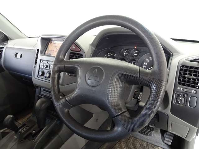 三菱 パジェロ ３．０ ロング ＺＲ ４ＷＤ H16年 (関東) 99