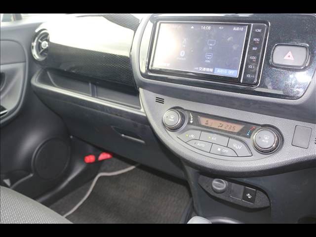 トヨタ ヴィッツ ＨＹＢＲＩＤ Ｆ ＳＡＦＥＴＹ ＥＤＩＴＩＯＮ ＩＩＩ R1年 (関東) 99