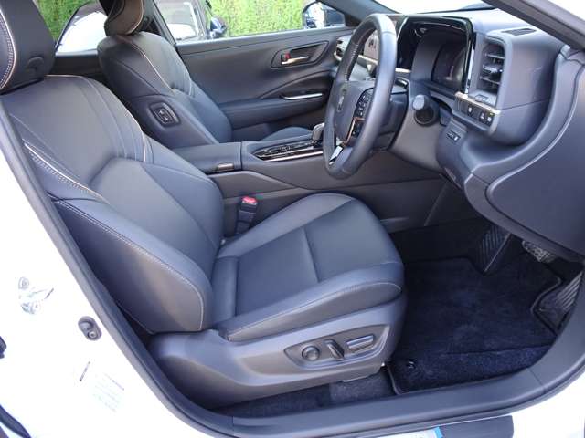 トヨタ クラウン　スポーツ　ハイブリッド ２．５ Ｚ Ｅ－ＦＯＵＲ ４ＷＤ R5年 (東海) 99