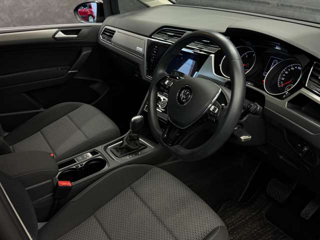 フォルクスワーゲン ゴルフトゥーラン ＴＤＩ コンフォートライン ディーゼルターボ R1年 (東海) 99