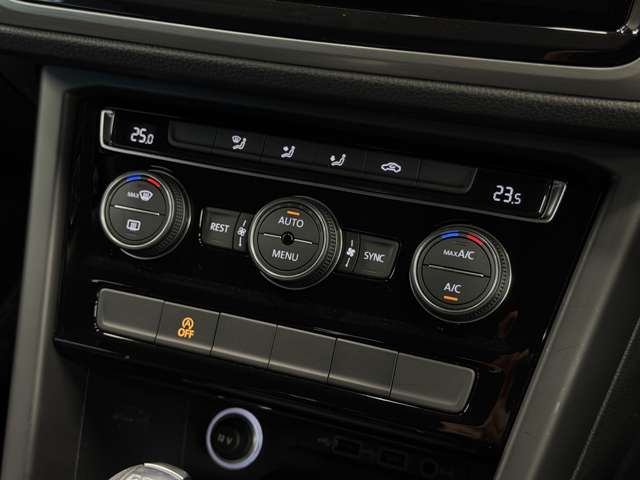 フォルクスワーゲン ゴルフトゥーラン ＴＤＩ コンフォートライン ディーゼルターボ R1年 (東海) 99